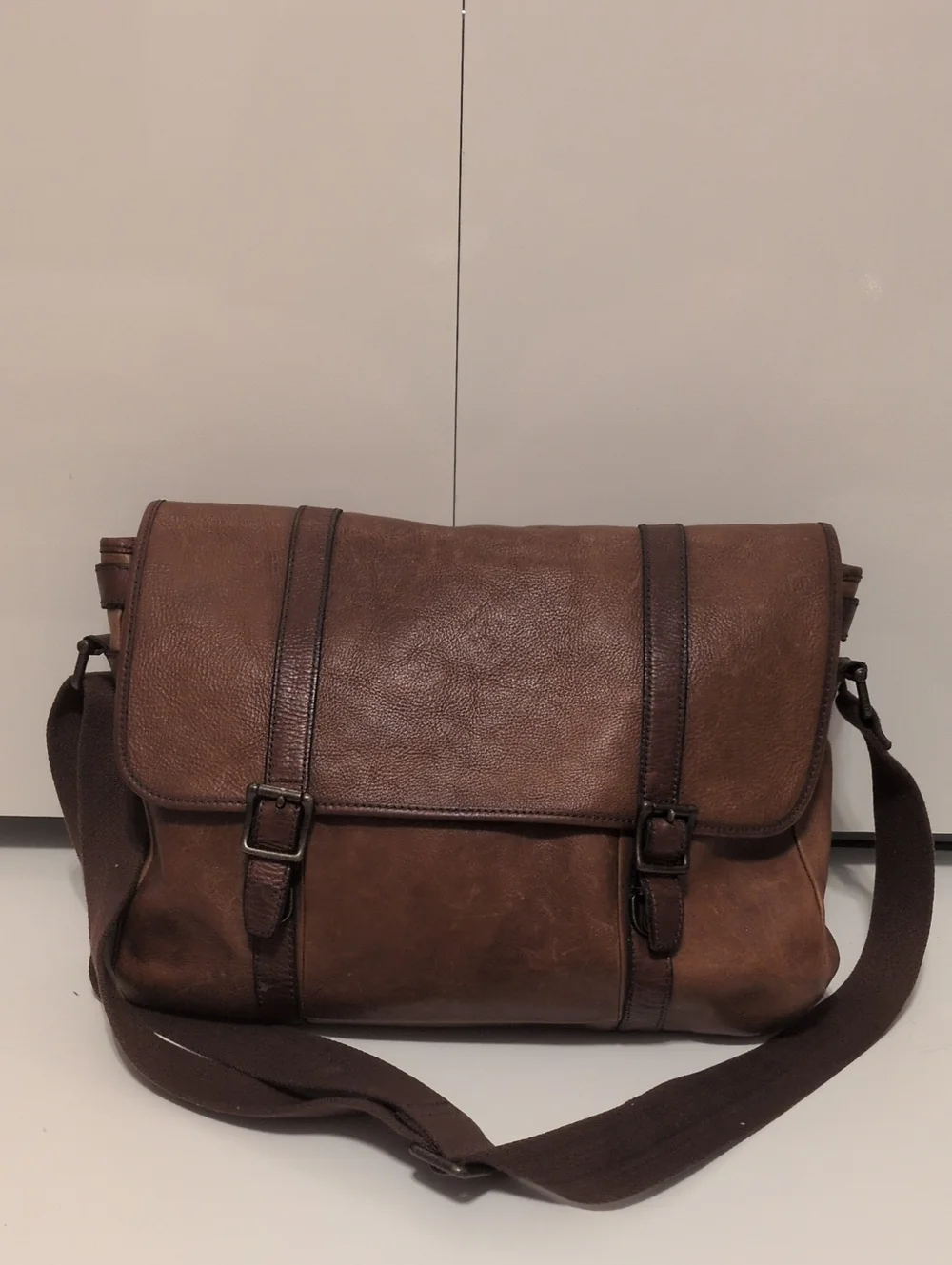 Fossil Brown Leather Messenger Laptop Bag with Dark-Brown Trim